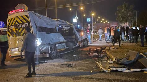 M­a­r­d­i­n­­d­e­ ­i­ş­ç­i­ ­t­a­ş­ı­y­a­n­ ­s­e­r­v­i­s­ ­m­i­n­i­b­ü­s­l­e­r­i­ ­k­a­z­a­ ­y­a­p­t­ı­:­ ­1­1­ ­y­a­r­a­l­ı­